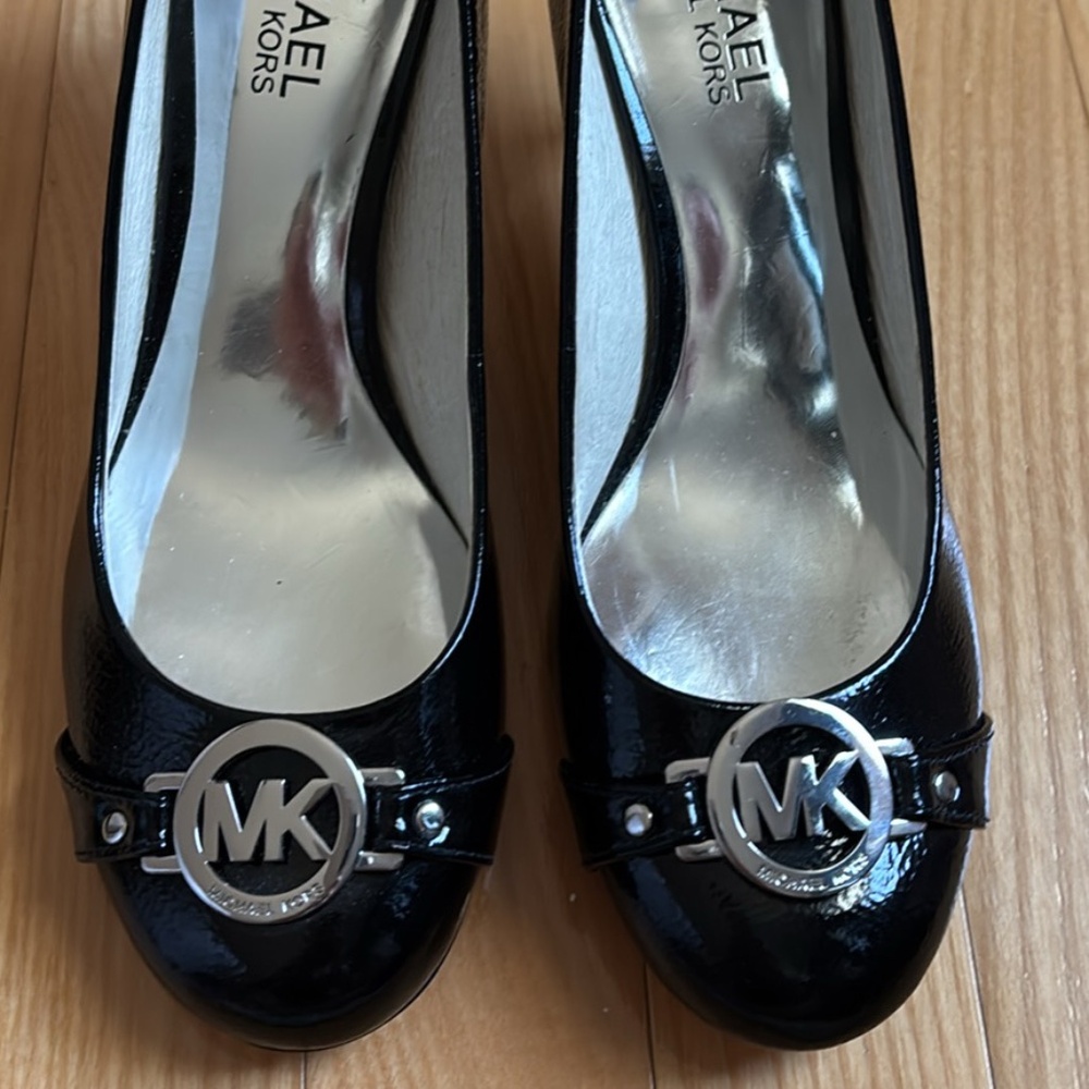 Michael Kors black heels. Size 6